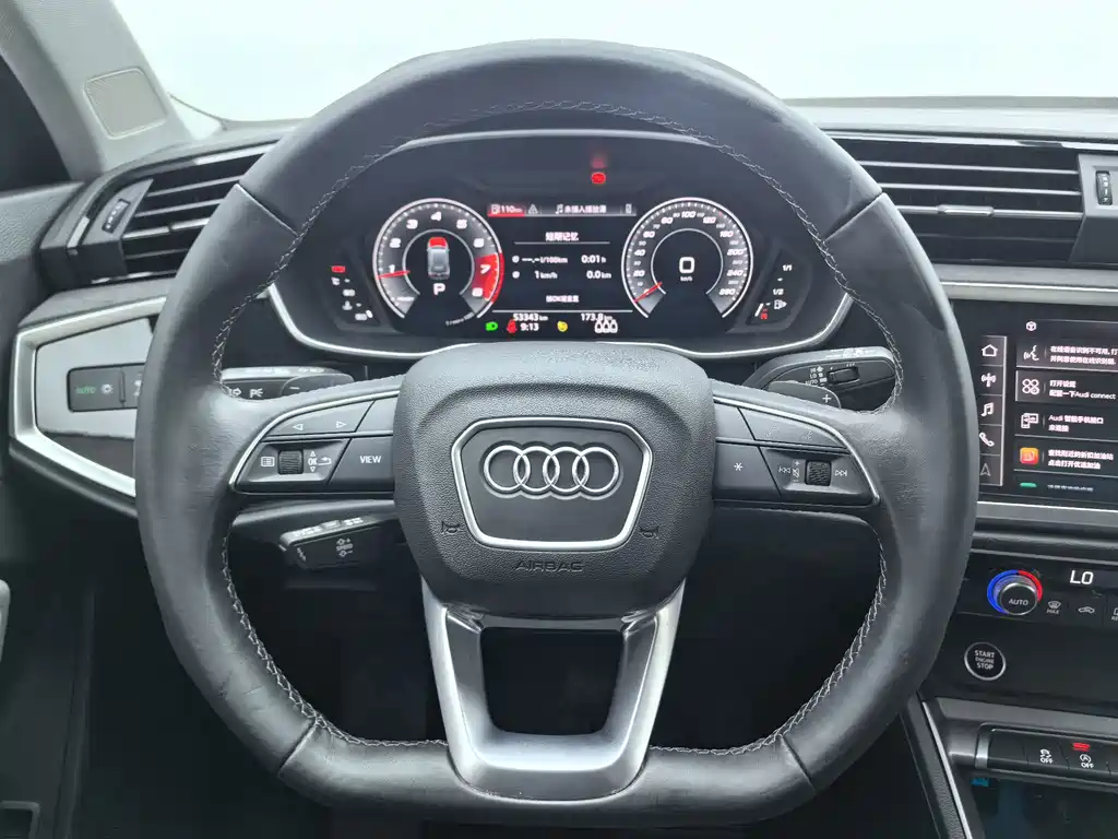 Audi Q3 2023 — фото 11