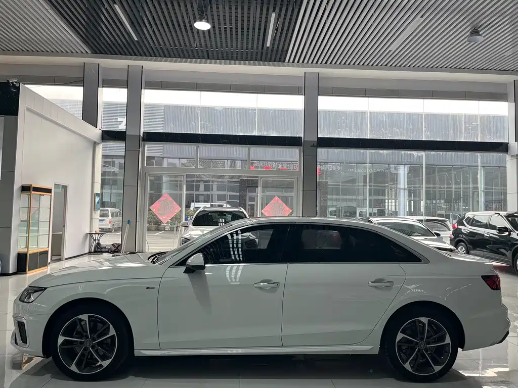 Audi A4L 2020 — фото 3