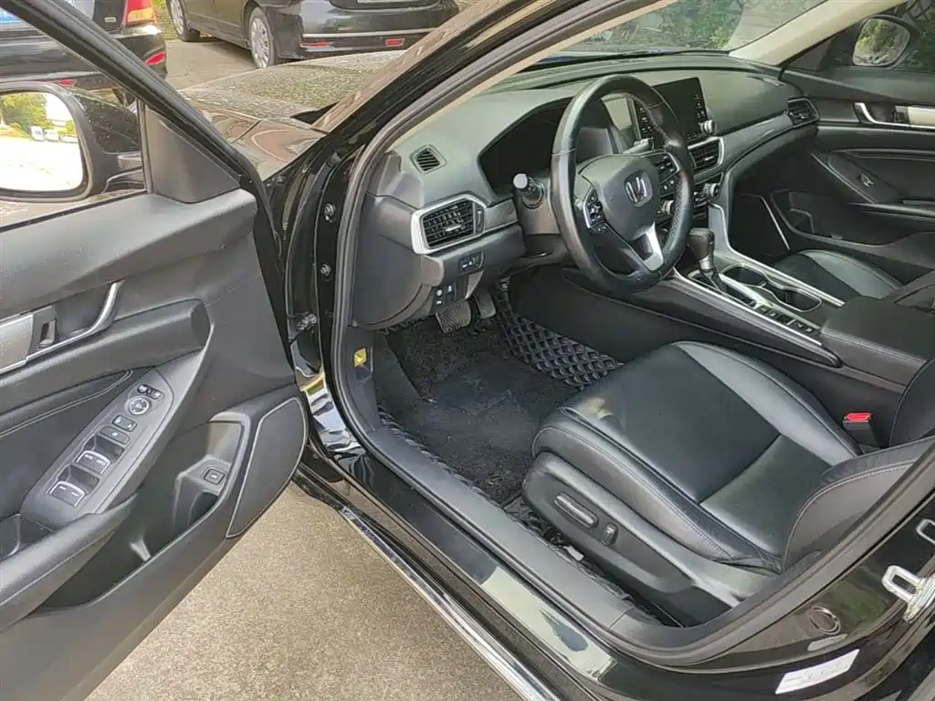 Honda Accord 2021 — фото 16