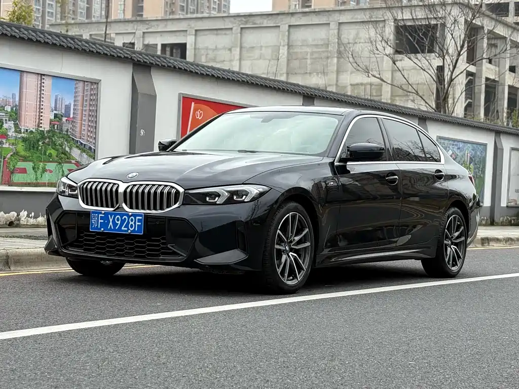 BMW 3 Series 2024 — фото 1