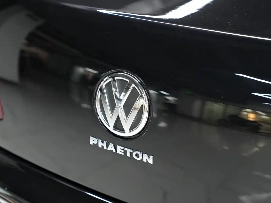 Volkswagen Phaeton 2016 — фото 20