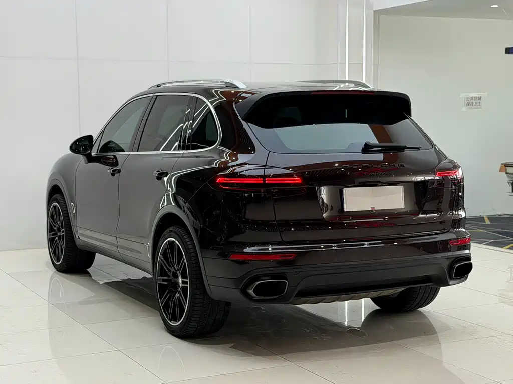Porsche Cayenne 2015 — фото 16
