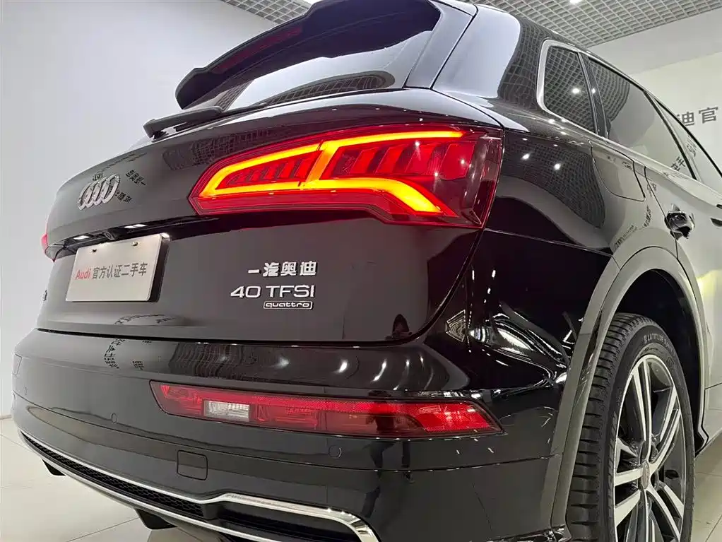 Audi Q5L 2020 — фото 6