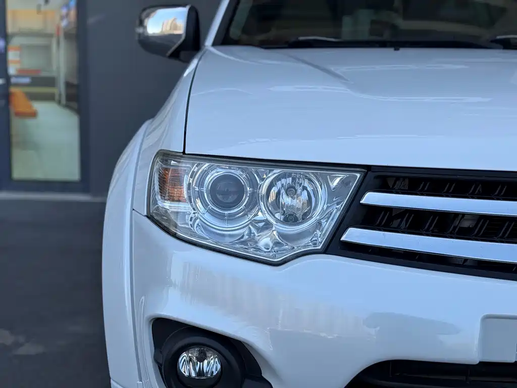 Mitsubishi Pajero Sport 2015 — фото 7