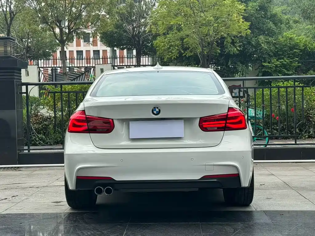 BMW 3 Series 2017 — фото 14
