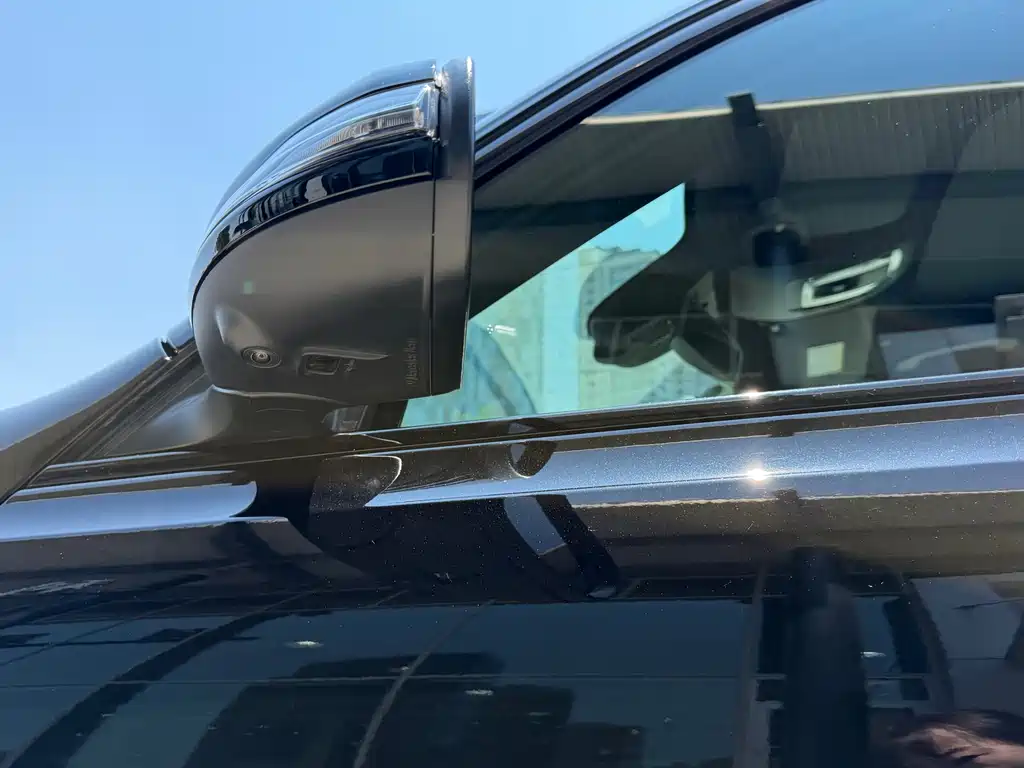 Mercedes-Benz GLB AMG 2025 — фото 2
