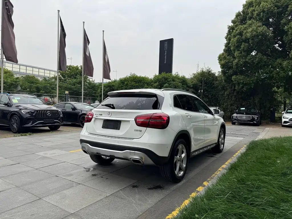 Mercedes-Benz GLA 2018 — фото 16