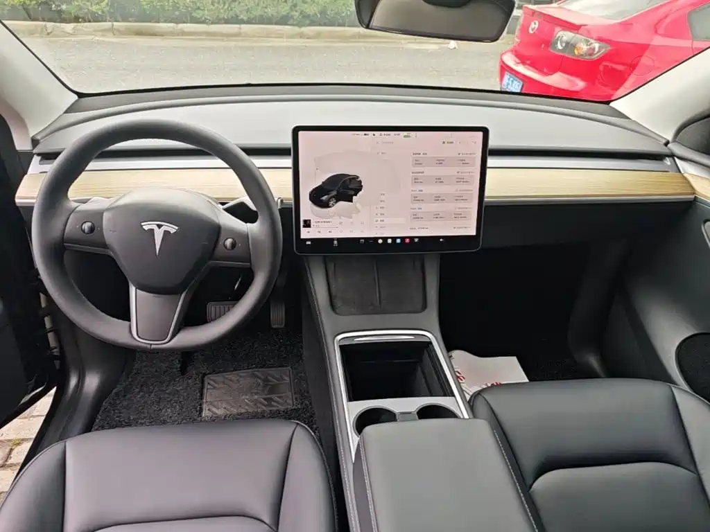 Tesla Model Y 2023 — фото 10
