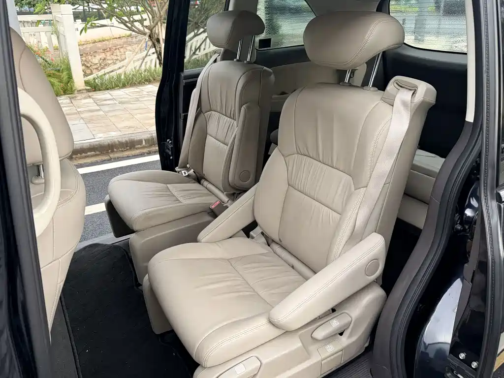 Honda Odyssey 2017 — фото 11