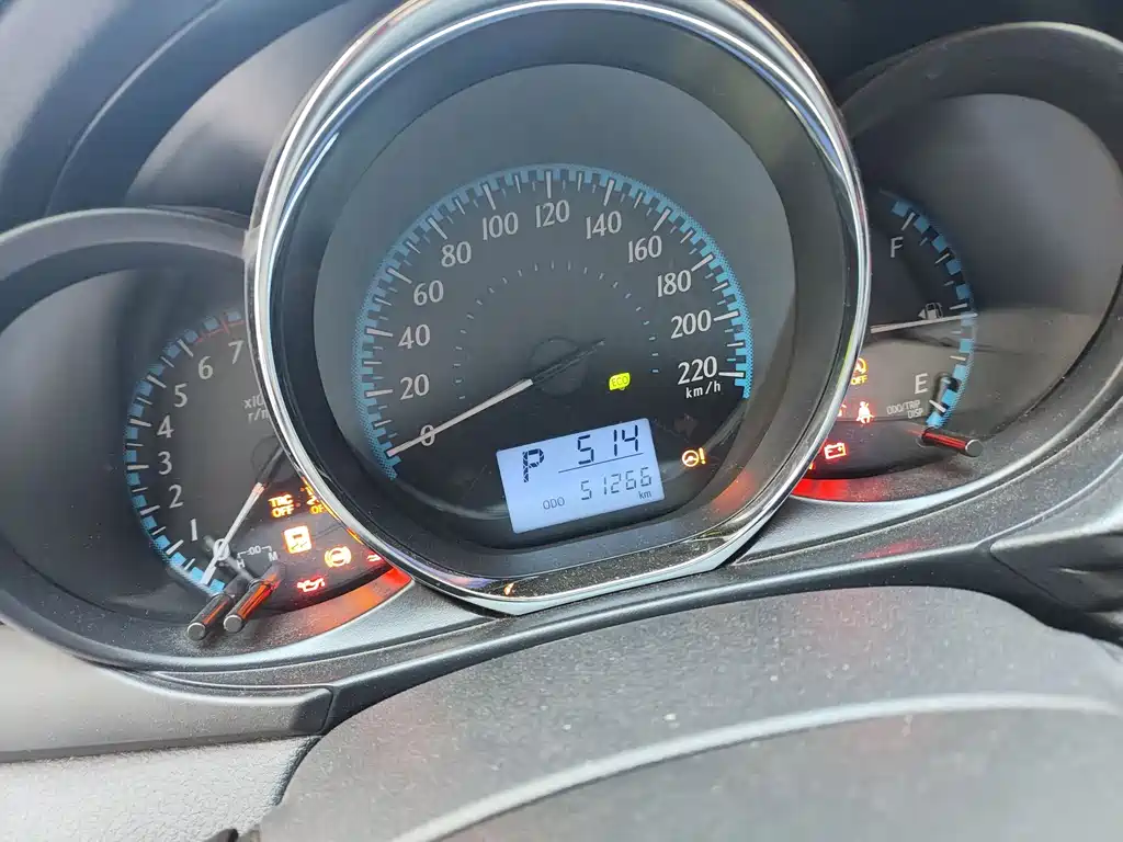 Toyota Yaris L 2019 — фото 10