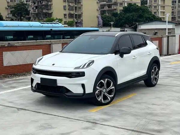 Lynk & Co 06 2023