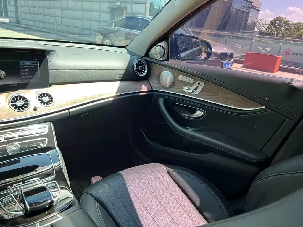 Mercedes-Benz E-Class 2017 — фото 14
