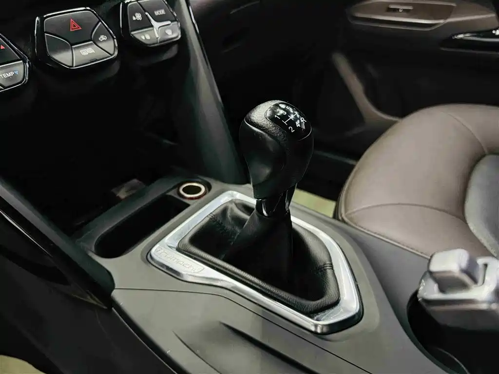 GAC Motor Trumpchi GS4 2016 — фото 15
