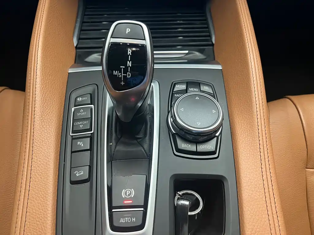 BMW X6 2016 — фото 11