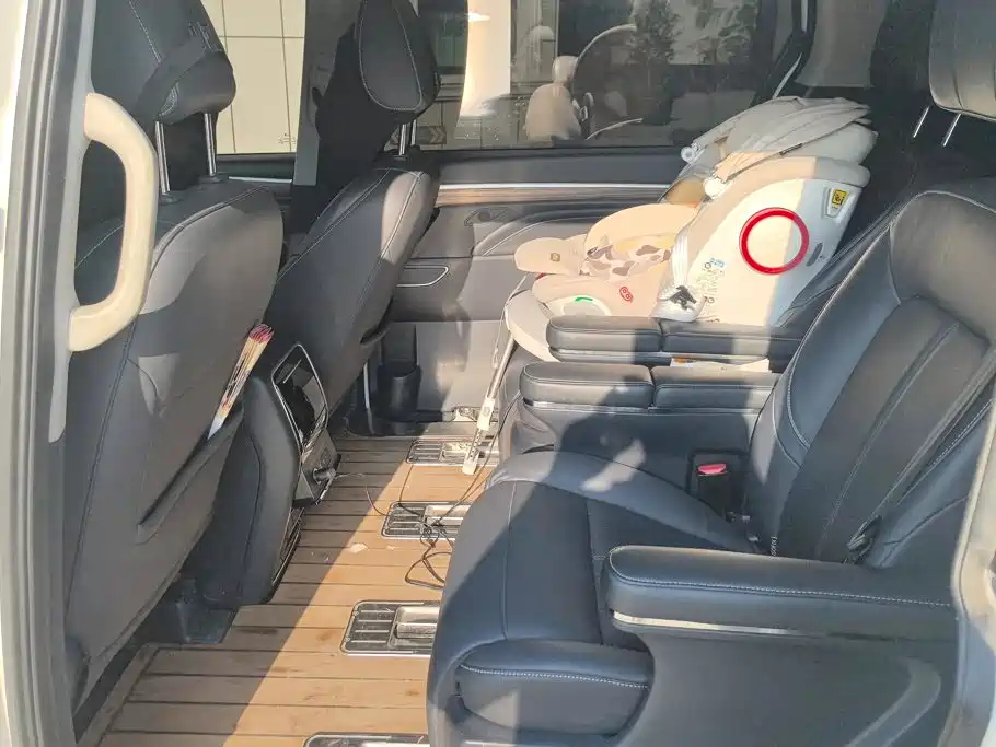 GAC Trumpchi M8 2021 — фото 11