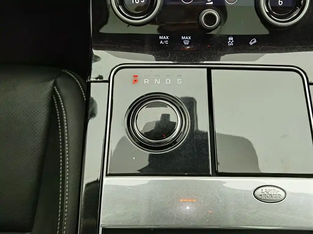 Land Rover Velar 2018 — фото 13