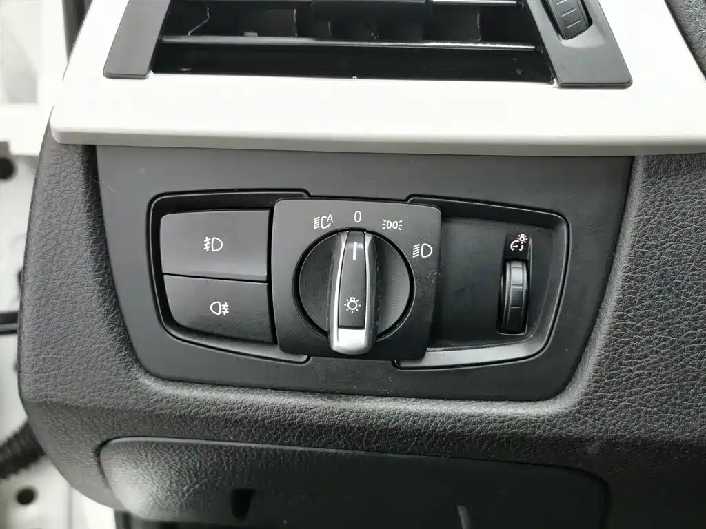 BMW 3 Series 2015 — фото 21