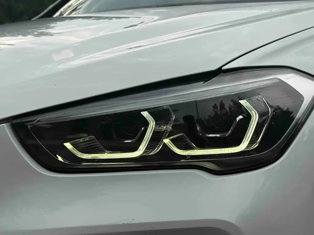BMW X1 2021 — фото 3