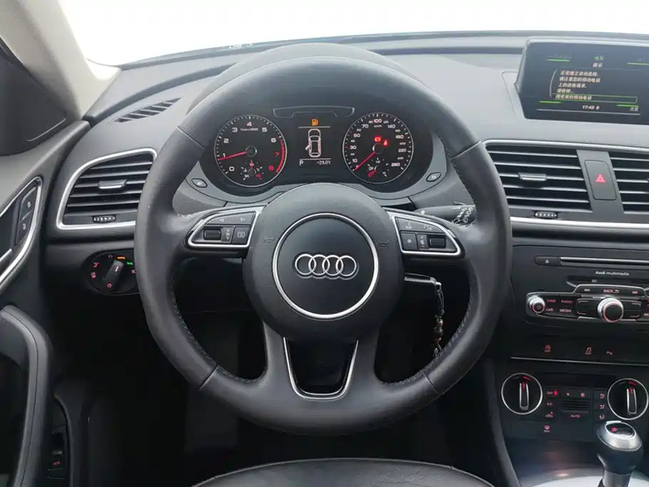 Audi Q3 2018 — фото 15
