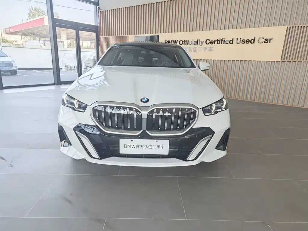 BMW 5 Series 2025