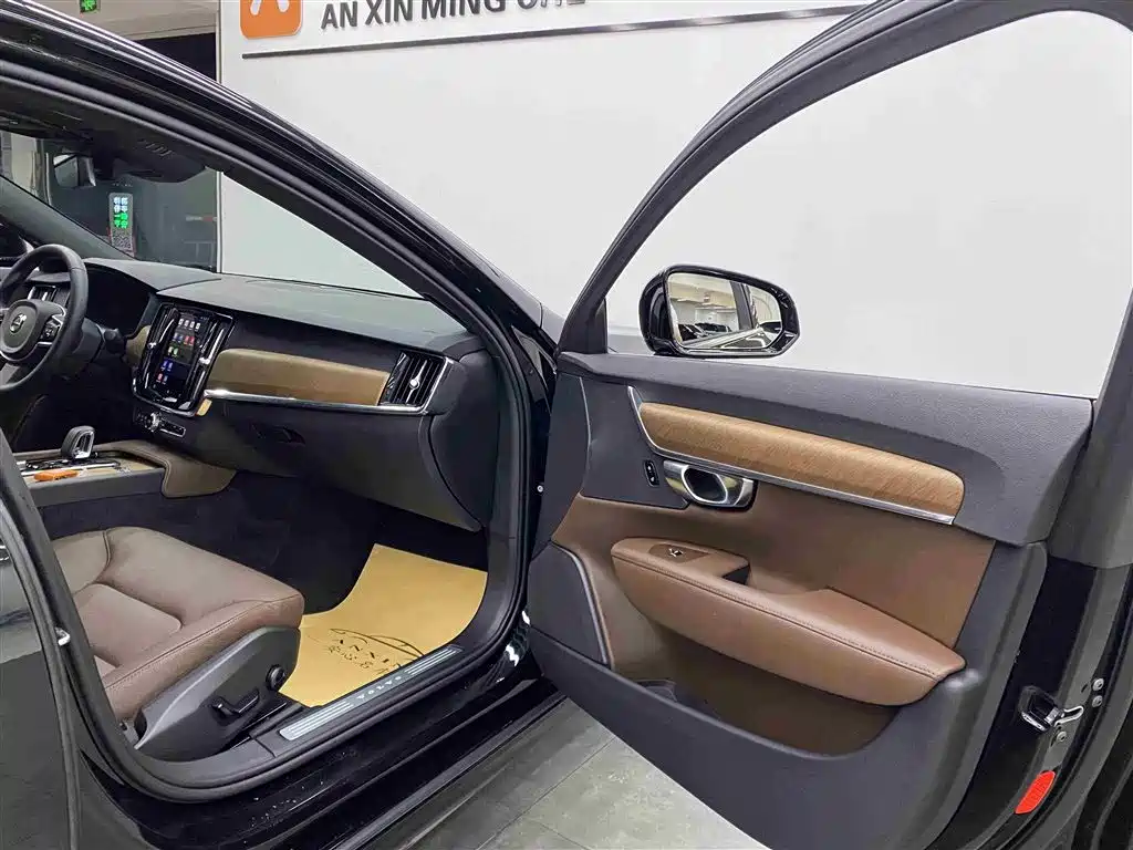Volvo S90 2025 — фото 16