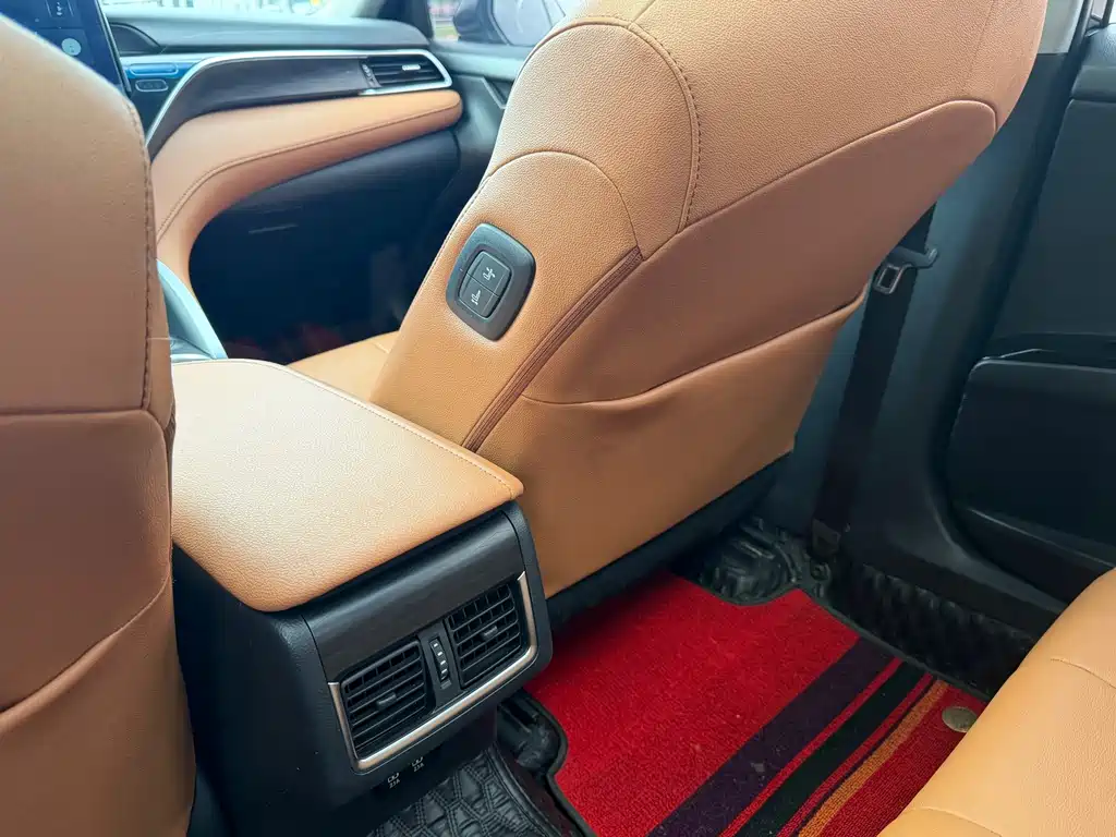 Toyota Camry 2021 — фото 18