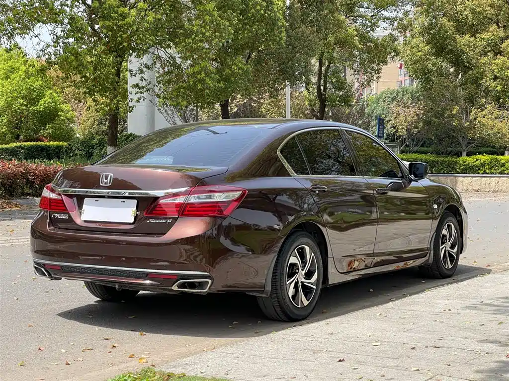 Honda Accord 2018 — фото 7