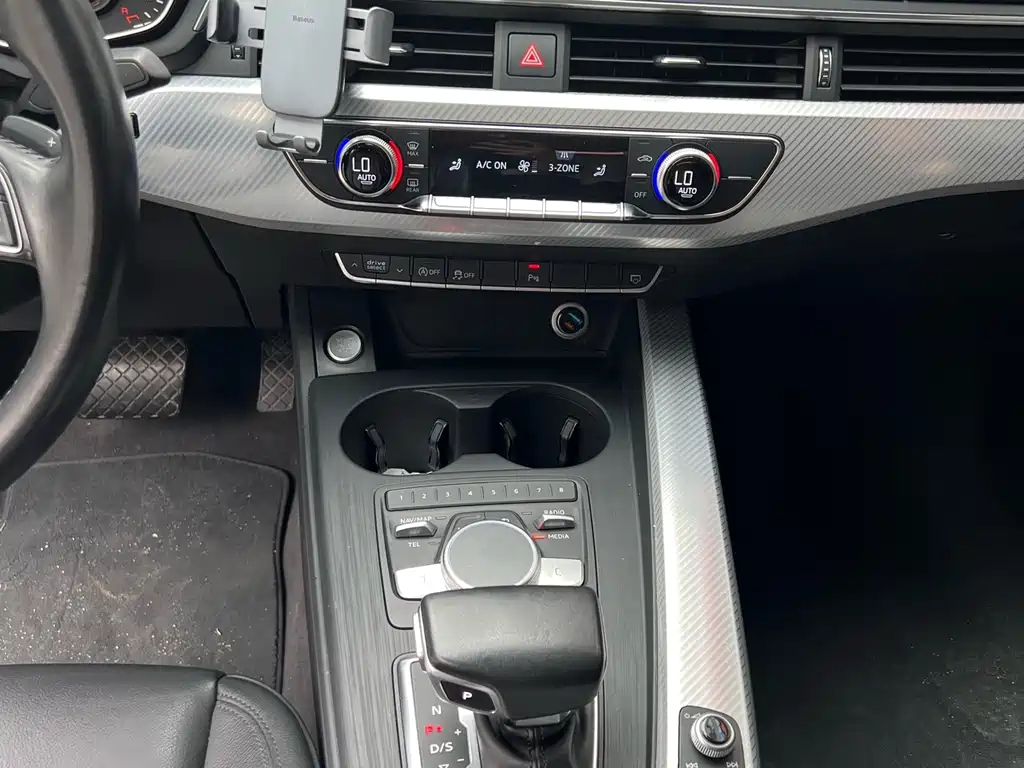 Audi A4L 2017 — фото 10