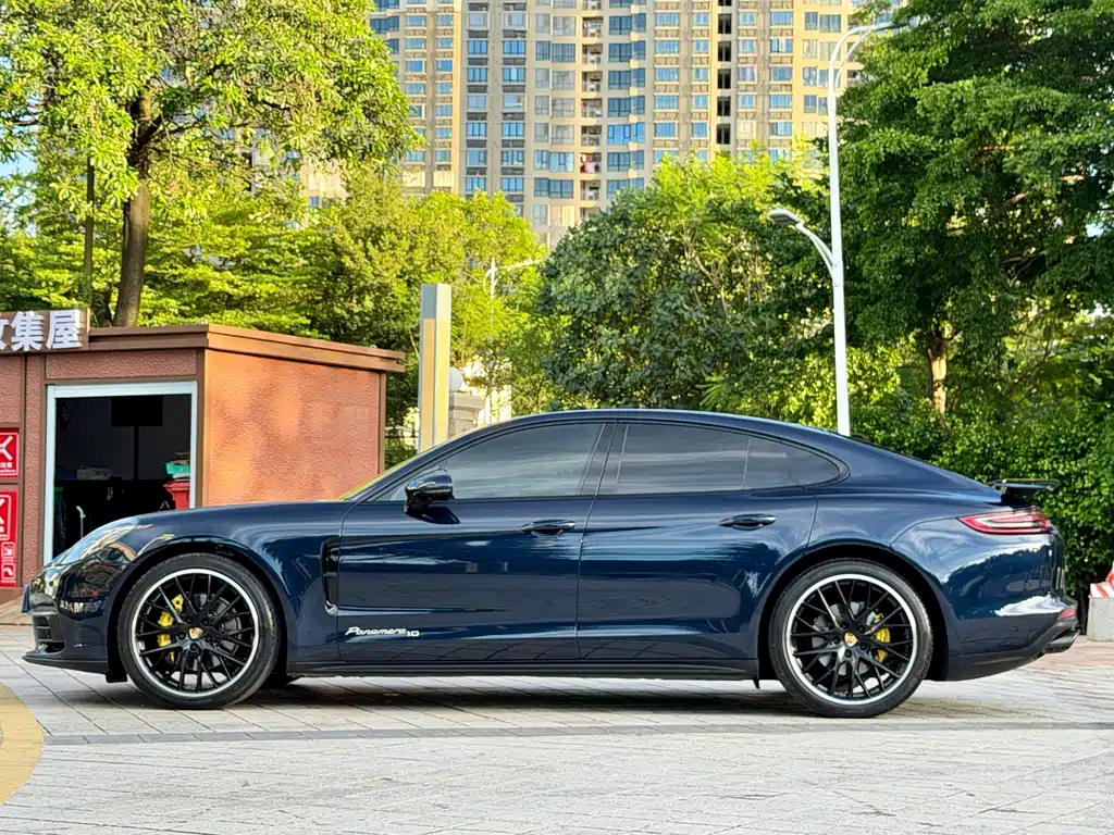 Porsche Panamera 2020 — фото 15
