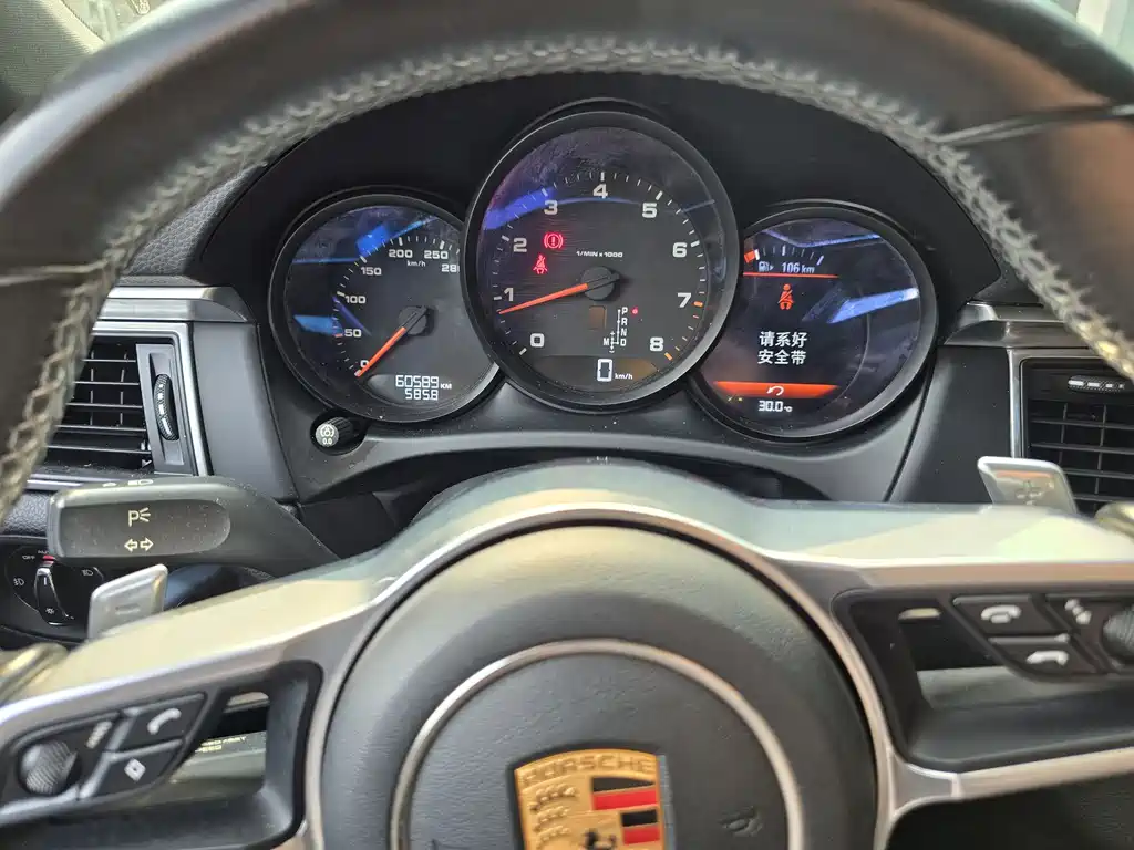 Porsche Macan 2018 — фото 11