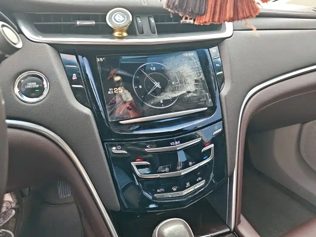 Cadillac XTS 2015 — фото 13