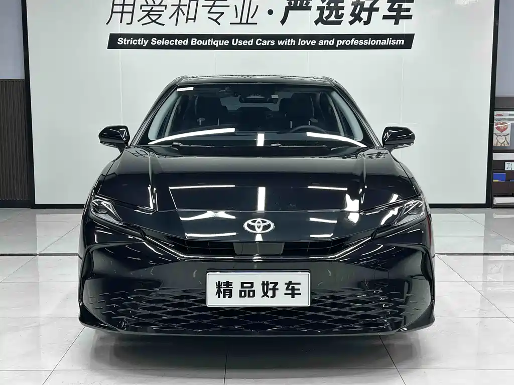 Toyota Camry 2024 — фото 2