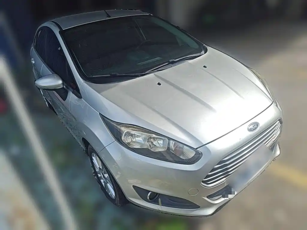 Ford Fiesta 2015 — фото 7