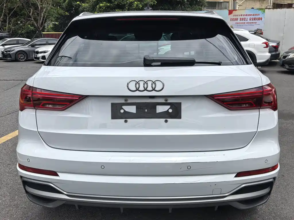 Audi Q3 2020 — фото 10