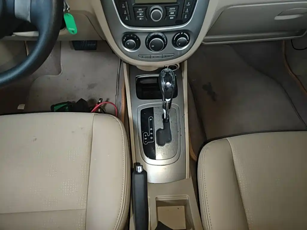 Buick Excelle 2014 — фото 14