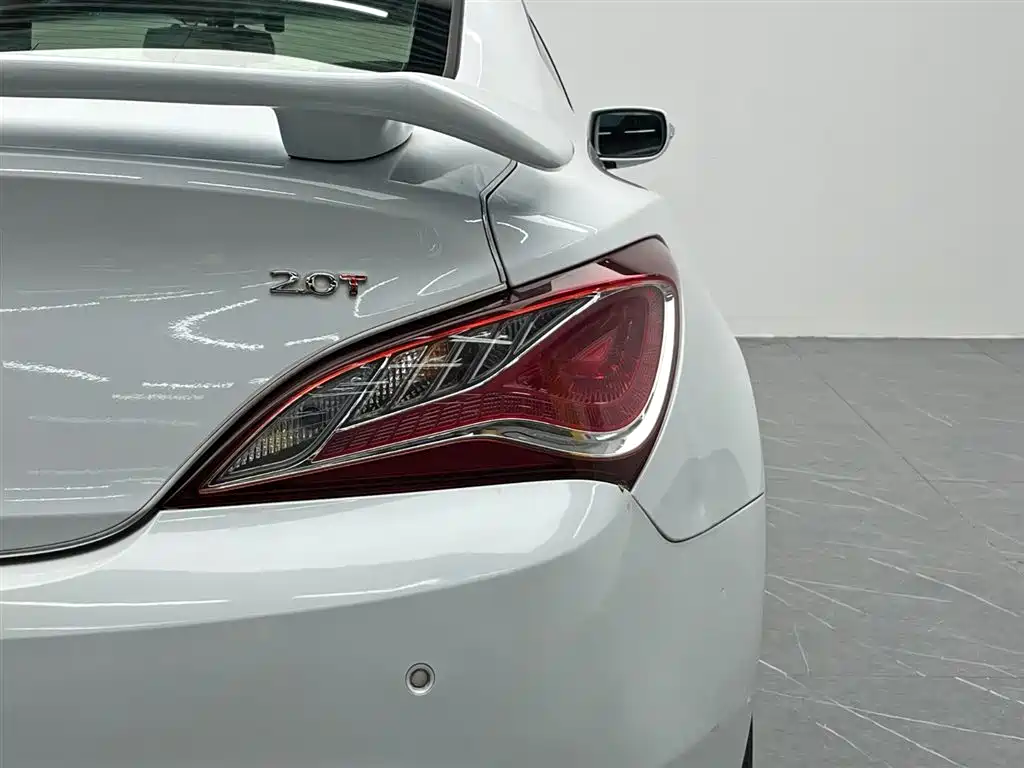 Hyundai Genesis Coupe 2014 — фото 10