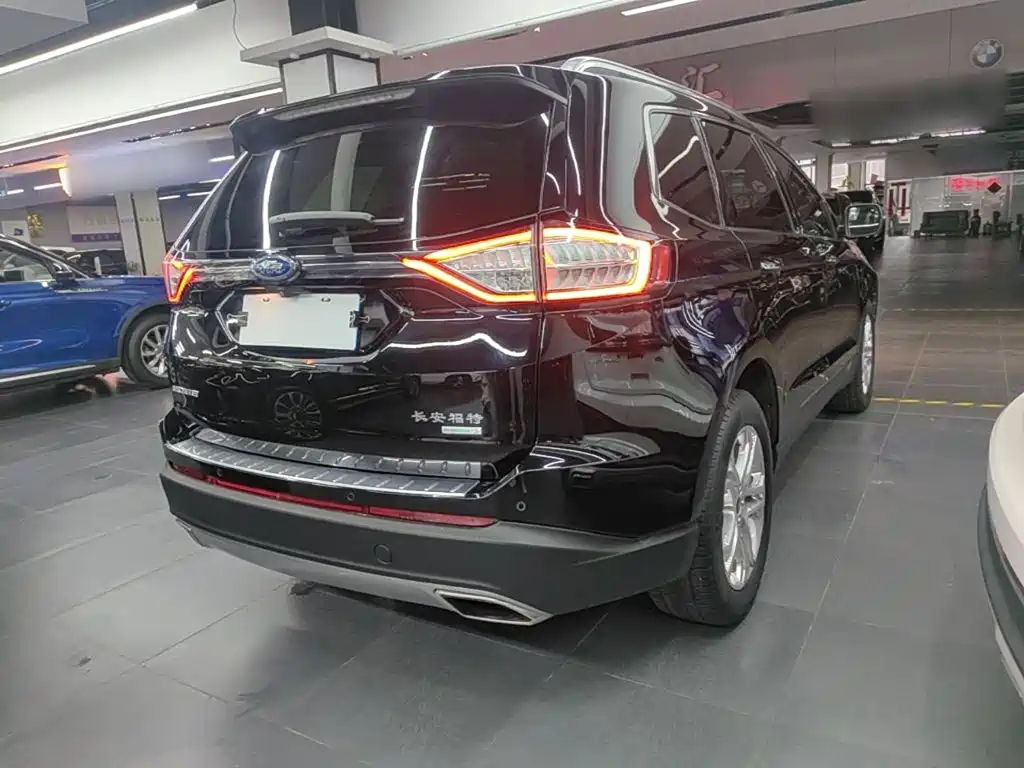 Ford Edge 2017 — фото 7