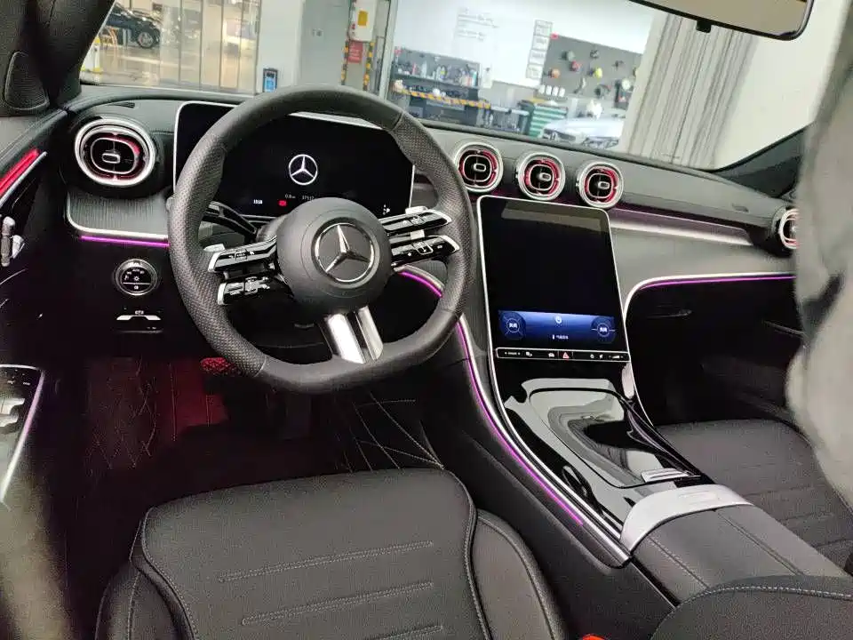 Mercedes-Benz C-Class 2024 — фото 3