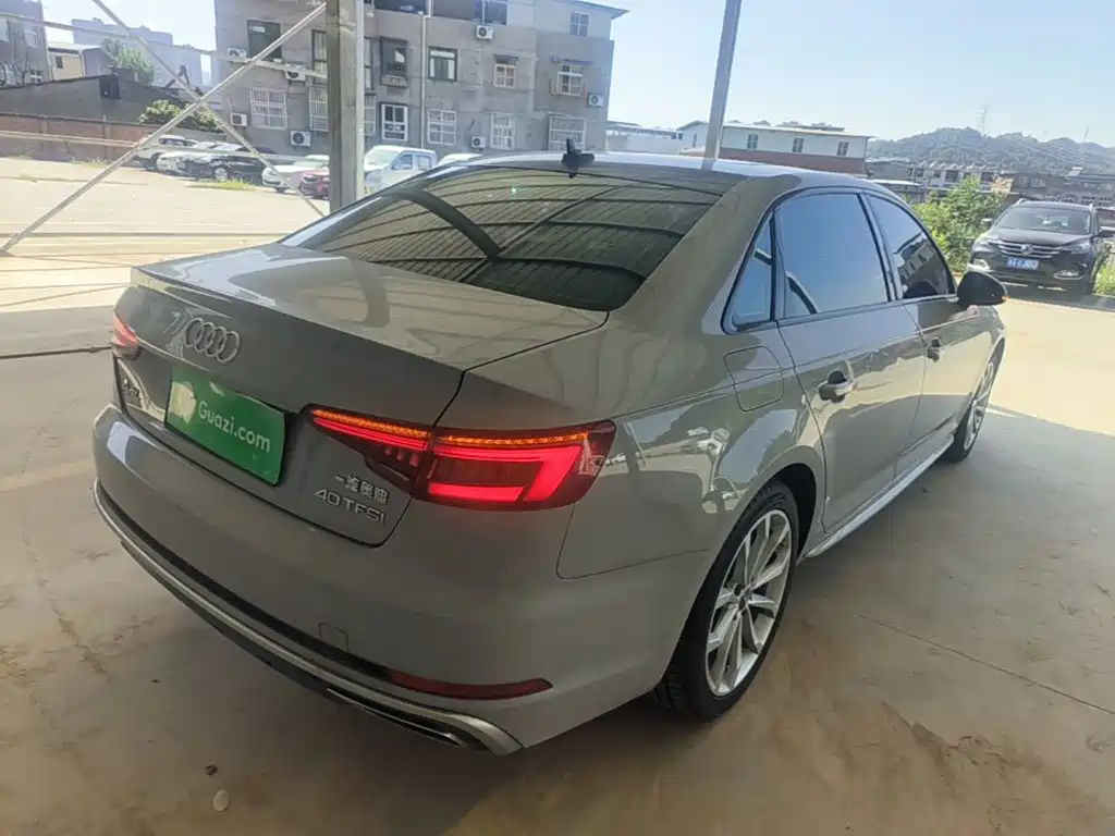 Audi A4L 2019