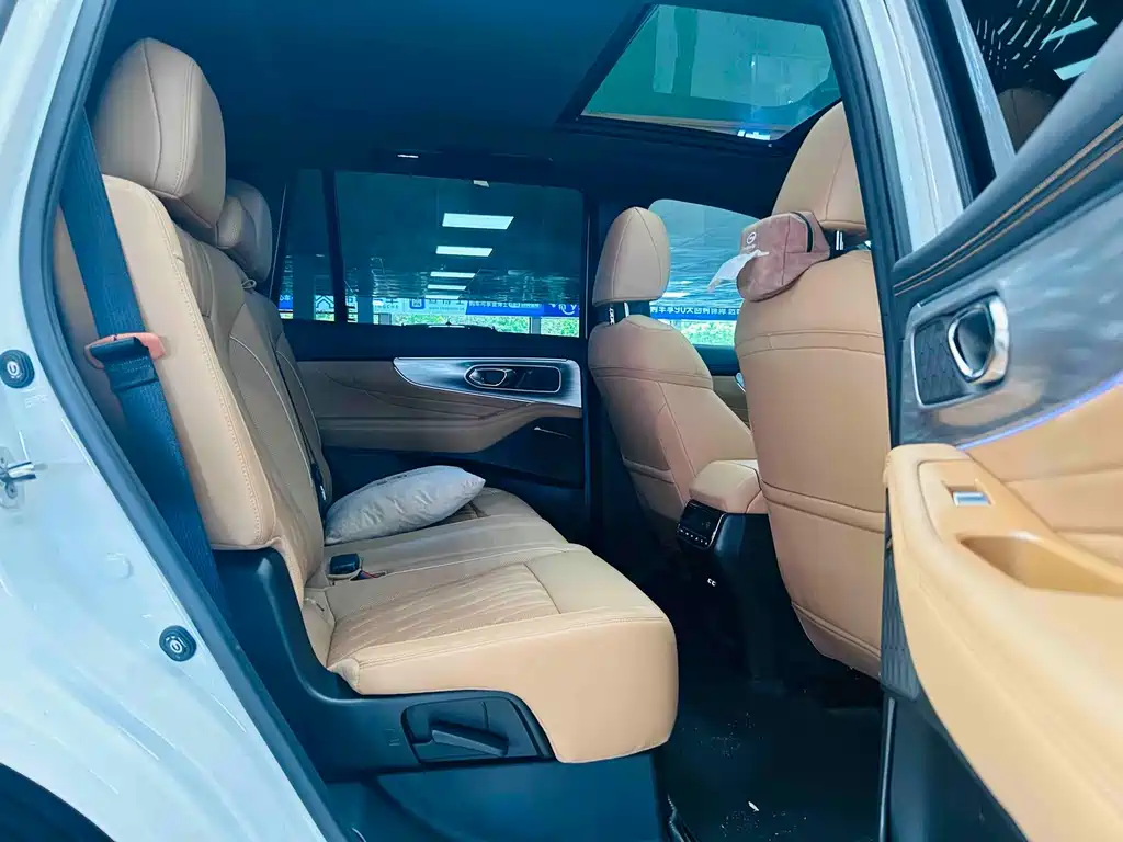 GAC Trumpchi GS8 2025 — фото 10
