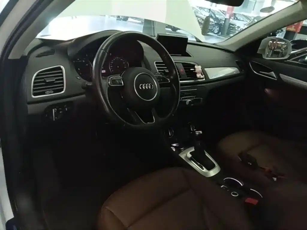 Audi Q3 2017 — фото 10