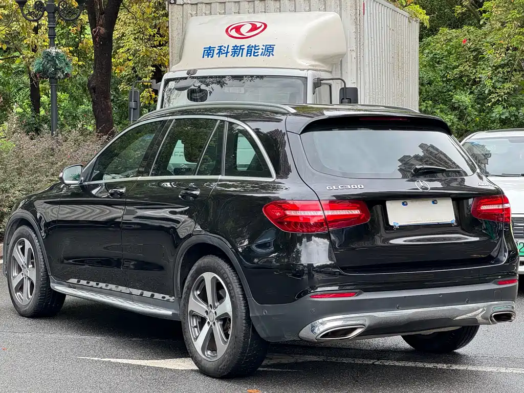 Mercedes-Benz GLC 2016 — фото 13
