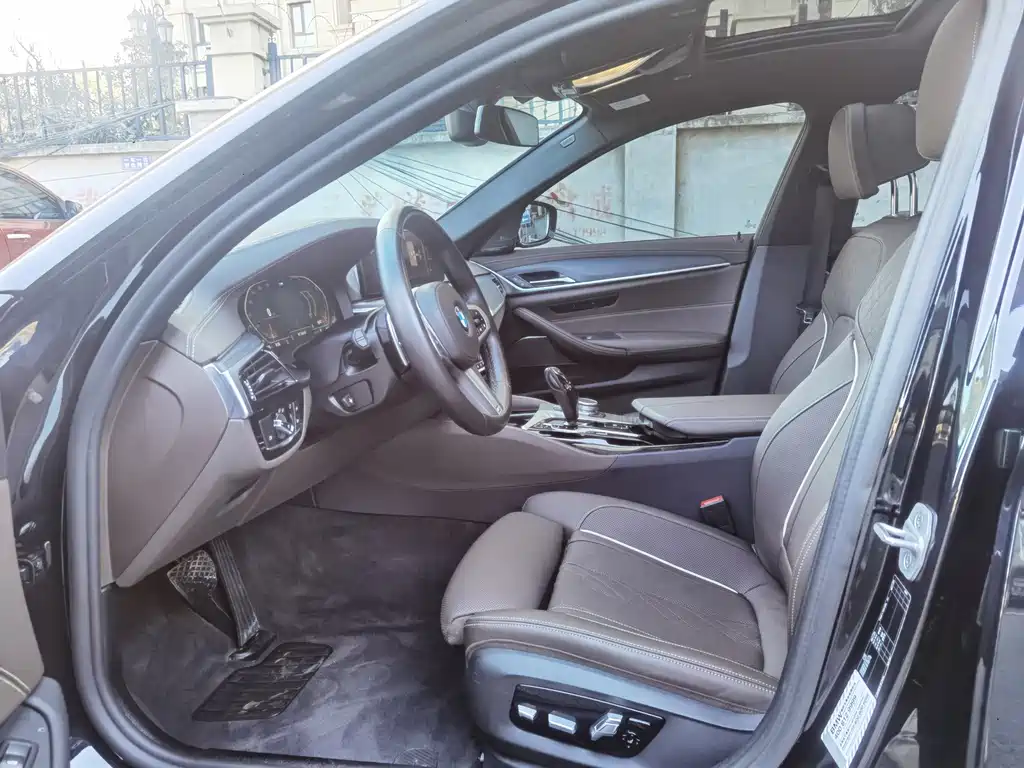 BMW 5 Series 2021
