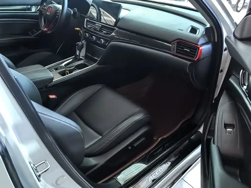 Honda Accord 2022 — фото 12