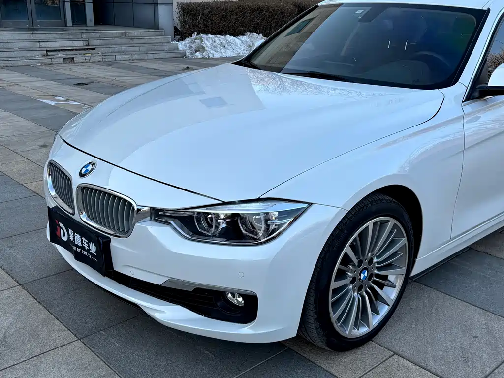BMW 3 Series 2019 — фото 9
