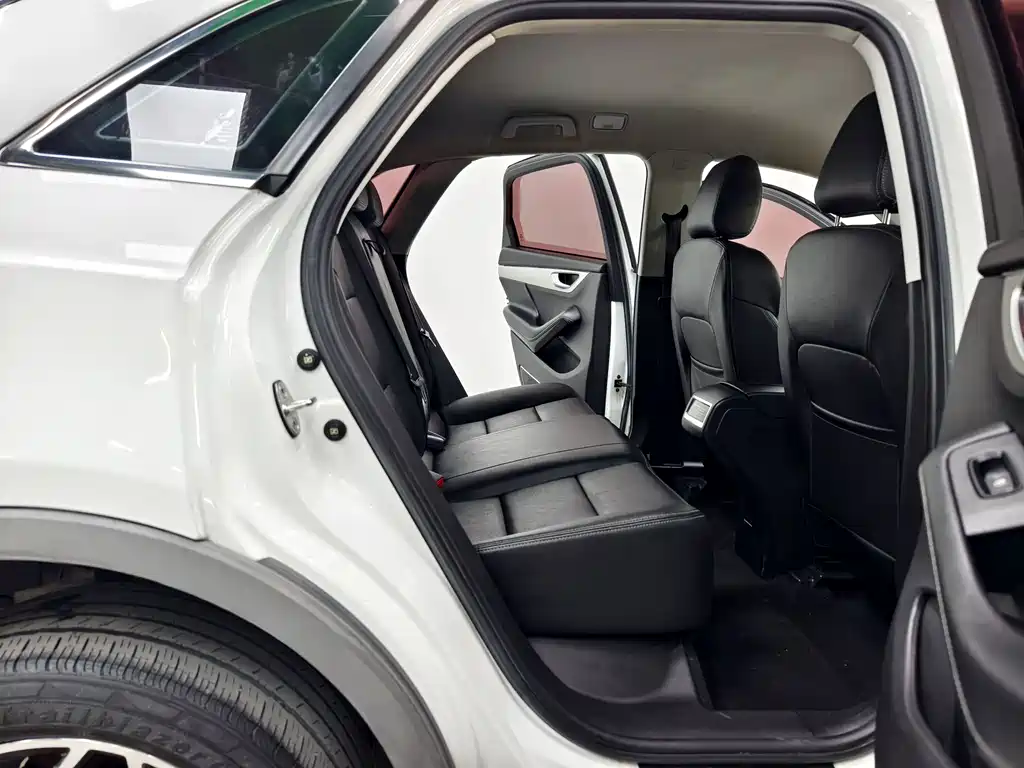 Zotye SR7 2018 — фото 15