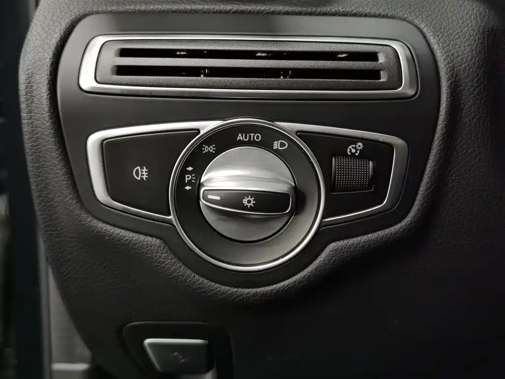 Mercedes-Benz C-Class 2021 — фото 21