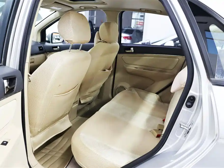 BAIC Motor E Series 2014 — фото 5