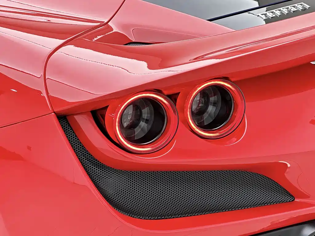 Ferrari F8 2022 — фото 10