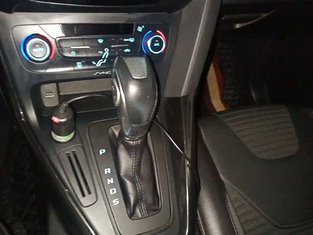 Ford Focus 2016 — фото 14